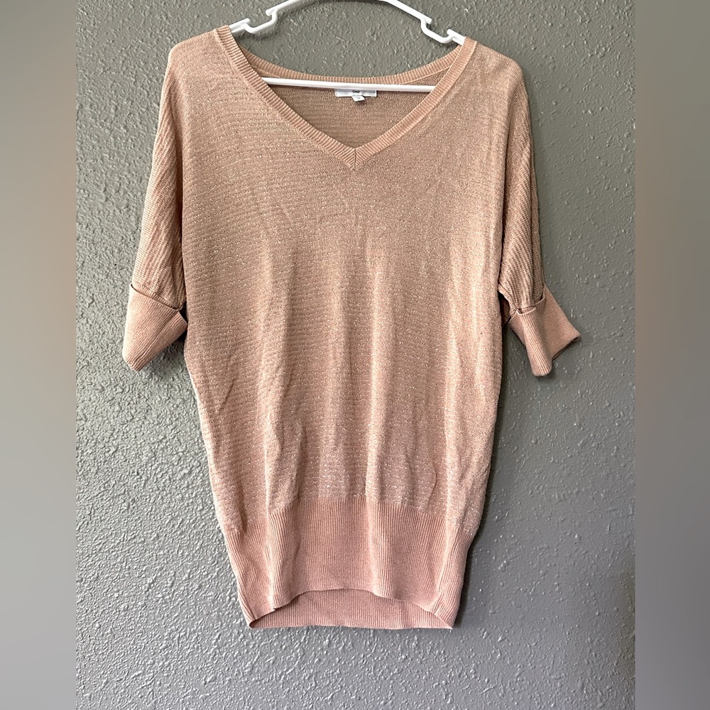 GAP Pink Short Sleeve V Neck Shirt Top Size XS Preppy Timeless Casual Fitted